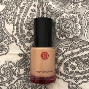 Koh Gen Do aqua foundation